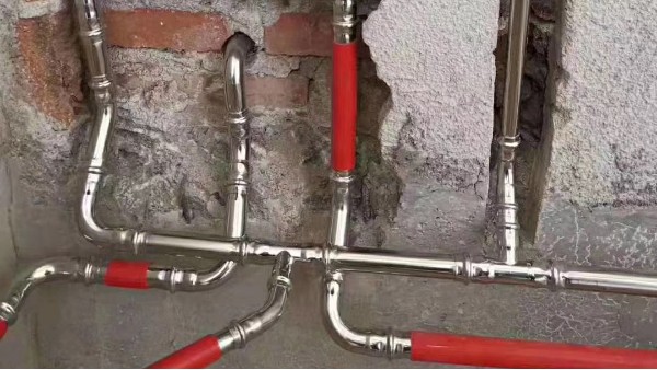 不銹鋼雙卡壓管件和焊接管件的區別有哪些？